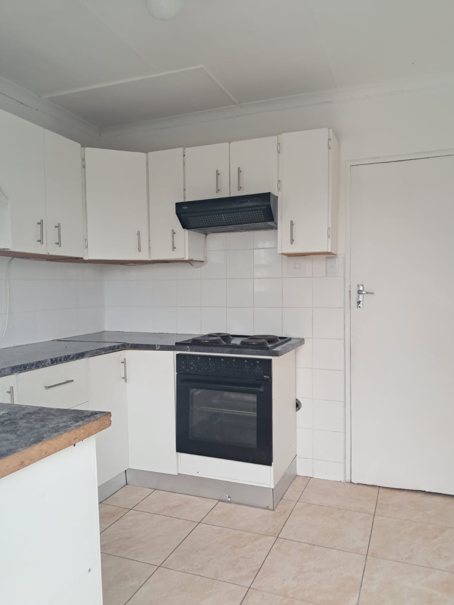 To Let 3 Bedroom Property for Rent in Northcrest Eastern Cape